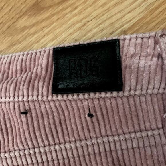 BDG Mom High Rise Pink Corduroy Tapered Leg Pants Size 25 NWOT - Picture 7 of 13